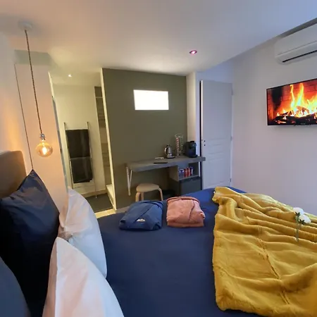 Bed & Breakfast La D'hote De La Fontaine De Jonquier Jacuzzi Privatif Seguret