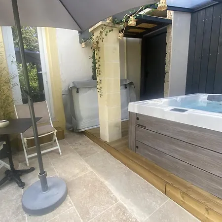 Bed & Breakfast La D'hote De La Fontaine De Jonquier Jacuzzi Privatif